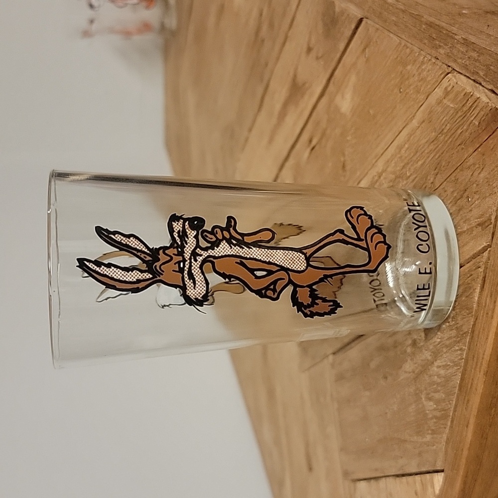 1973 Pepsi Collectible Wile E Coyote glass